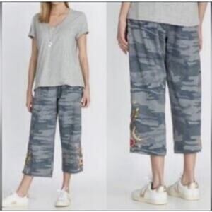 Johnny Was Lissa Cropped Embroidered Camo Wide Leg Pants Gray Casual Size S